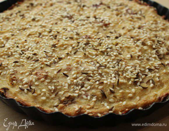 Выпекать 30-35 минут при температуре 180 градусов. Подавать со сметаной. 