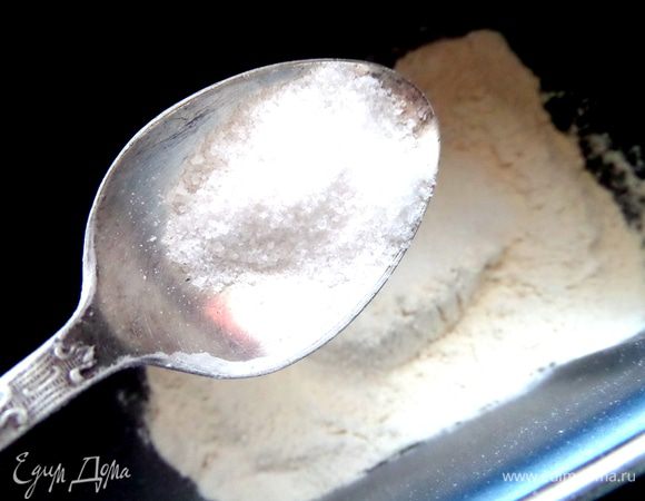 С солью поступаем также! Около чайной ложки соли понадобится,а не грамм!