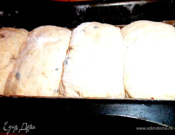 Выложила аккуратно все фракции теста.