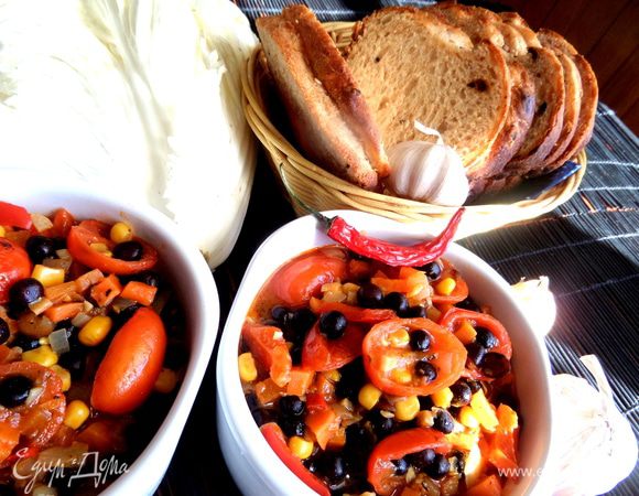 Подаём его с рагу из предыдущего рецепта... http://www.edimdoma.ru/retsepty/65274-vegetarianskiy-chili-chili-con-carne-latyshskaya-versiya