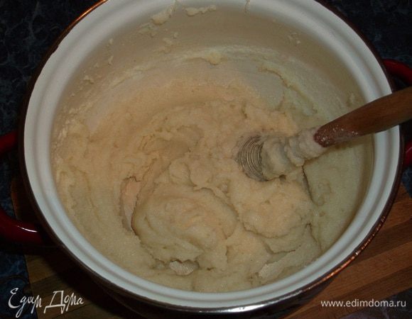 Добавить желтки