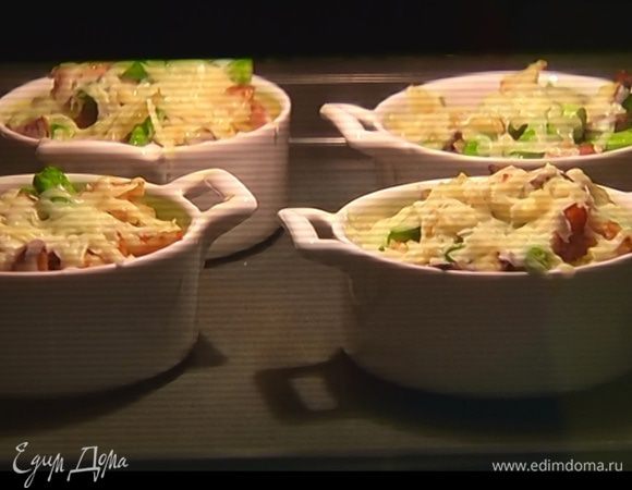 Запекать в разогретой духовке 15–20 минут.