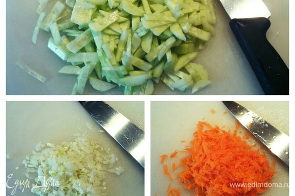 Огурцы нарезать тонкой соломкой, морковь натереть на терке, лук мелко порубить.