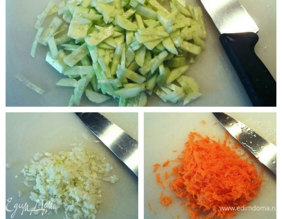 Огурцы нарезать тонкой соломкой, морковь натереть на терке, лук мелко порубить. 