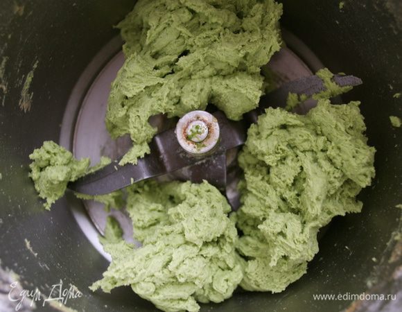 Опять включить блендер... И через 20 секунд у Вас готово тесто! 