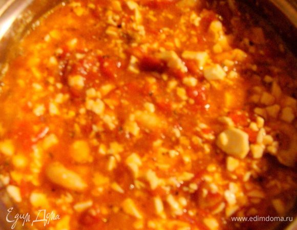 Перемешать и еще раз закипятить. Снять с огня.