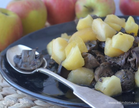 Печенку выложить на блюдо, сверху выкладываем  чатни и подаем с любым гарниром: отварным картофелем или овощным салатом или просто с вкусным хлебом).