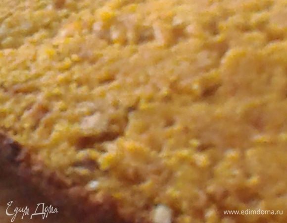 когда остынет разрезаем на две части. Смазываем хорошо кремом.