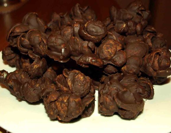 Поставить в холодильник на час.  Достаем и можно наслаждаться!