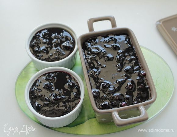 Вылить полученную смесь на пате и поставить в холодильник для застывания.