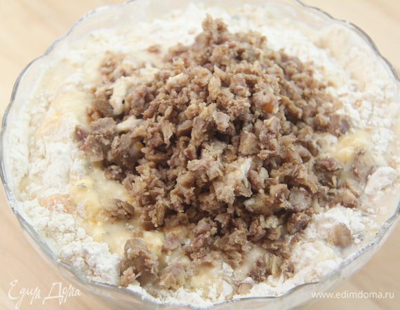 Добавить размятые каштаны. 