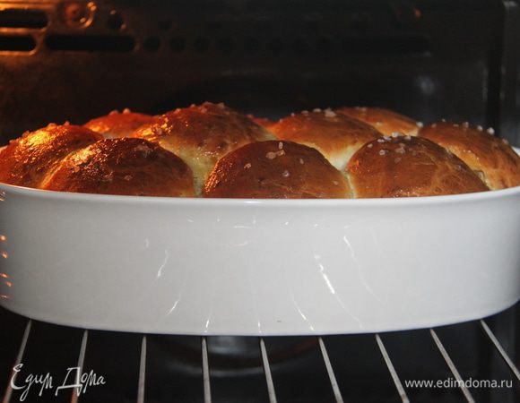 Выпекать в предварительно разогретой духовке при 180*С примерно 20 минут.