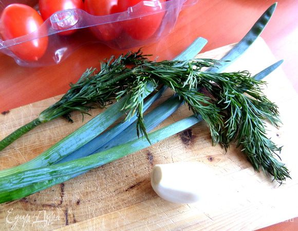 Зелень можно любую! Я решила лук в пюре, а укроп снаружи, но можно и наоборот))