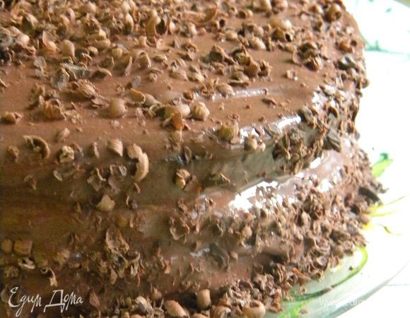 Делаем глазурь, смешиваем сметану с сахаром и какао до однородной гладкой массы и смазываем торт. По желанию если есть шоколад можно сверху натереть или украсить по желанию.
Приятного аппетита))!