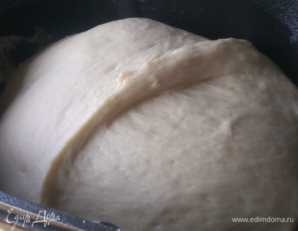 Получаем вот такое шикарное тесто. Очень эластичное и великолепное в работе