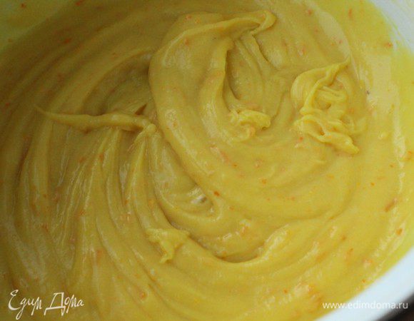 Снять с огня, добавить сахар.