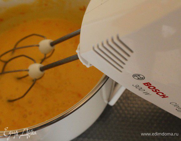 Слегка взбить. Миксер Bosch (один из призов за участие в конкурсе) — мой незаменимый помощник на кухне.