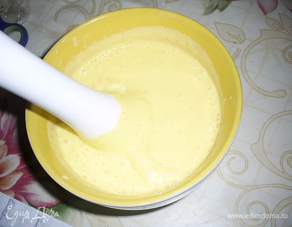 Взбиваем блендером до однородности, накрываем пищевой пленкой и убираем в холодильник.