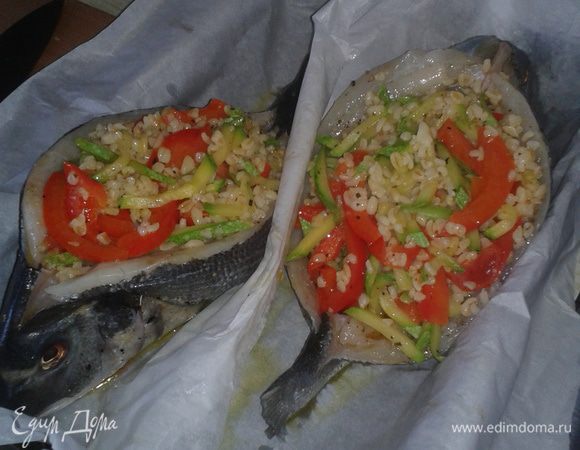 Смешать овощи и готовый булгур, приправить по вкусу. 