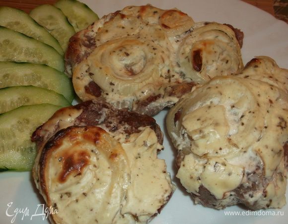 И ставим в разогретую духовку на 30-40 минут, достаём и кушаем с любым гарниром.