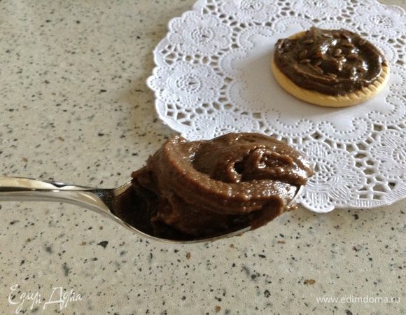 Намазать на печенье или хлебец и к чаю....