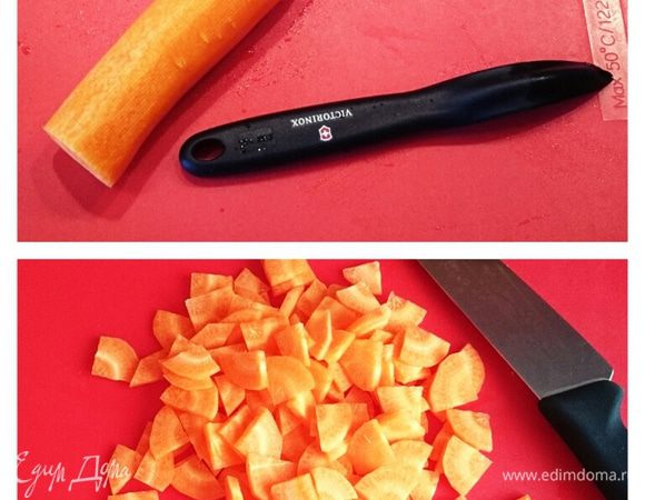 Очищенную морковь нарезать дольками.