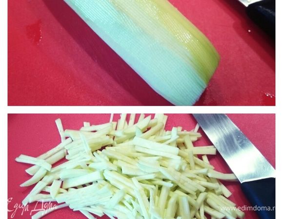 Кабачок очистить от кожицы. Нарезать тонкой соломкой.