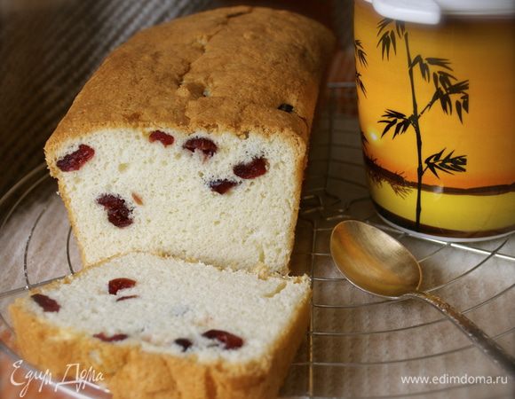 А из оставшихся 6 белков могу Вам предложить сделать замечательный "Эстонский кекс на белках" от Катюши! http://www.edimdoma.ru/retsepty/54786-estonskiy-keks-na-belkah Очень вкусный кекс с хрустящей корочкой сверху и нежным мякишем внутри... Очень люблю этот рецепт за его простоту и всегда удачный результат! )))