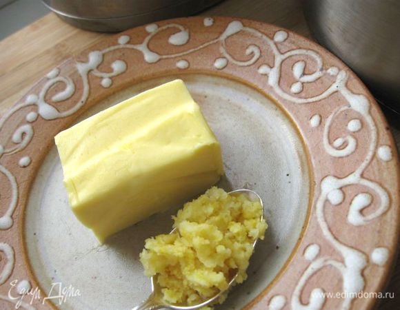 Добавить цедру,  масло.