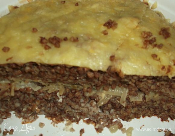 Ставим в разогретую до 180 гр духовку и запекаем до румяной корочки,подаём с мясом.