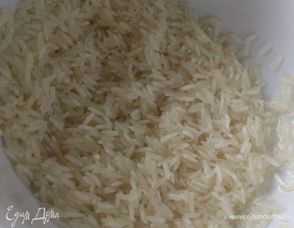 Рис хорошо промыть. Добавить вместе с грибами к картофелю