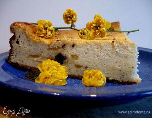 Введем белки. Аккуратно перемешаем. Поставим выпекаться на 1 час. Выключим и оставим в духовке на полчаса. Достанем из духовки. Дадим полностью остыть и только потом извлечем из формы. Угощаемся!!! 