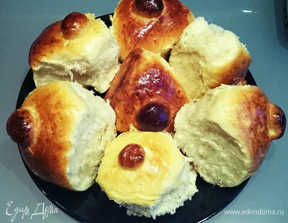 Духовку разогреть до 200 с. Выпекать 30 минут. Остудить на решетке. 