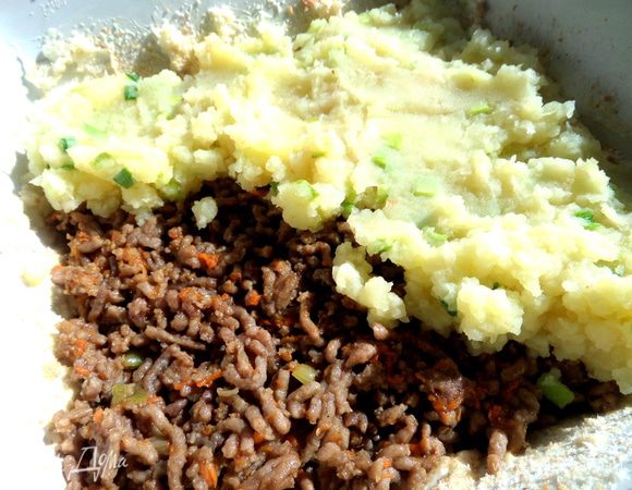 Сверху снова пюре!