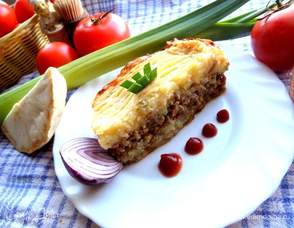 Украшаем тарелочку кетчупом и сразу подаём!