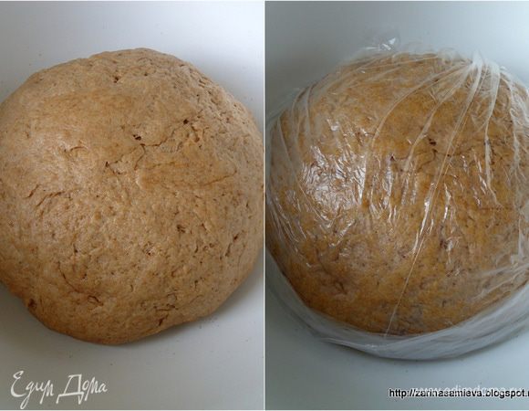 Тесто хорошо вымесить до гладкого состояния, накрыть пленкой и оставить на 1.5 - 2 часа.
