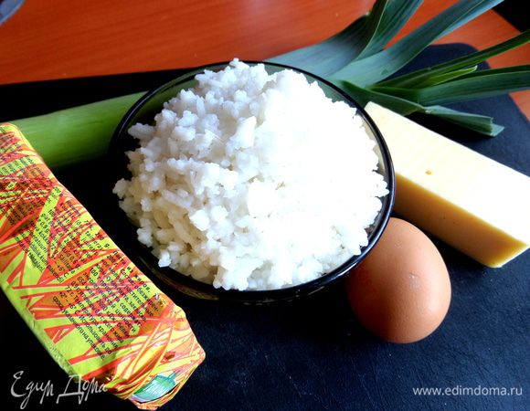 Пока бульон варился, приготовим клёцки из таких продуктов...