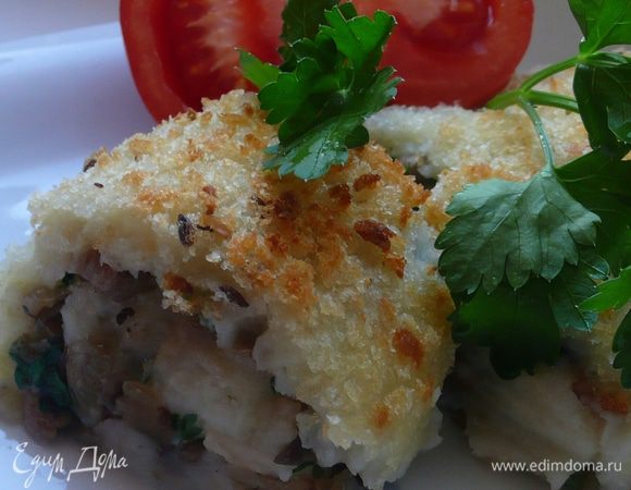 Подавать можно с зеленью, можно со сметаной.