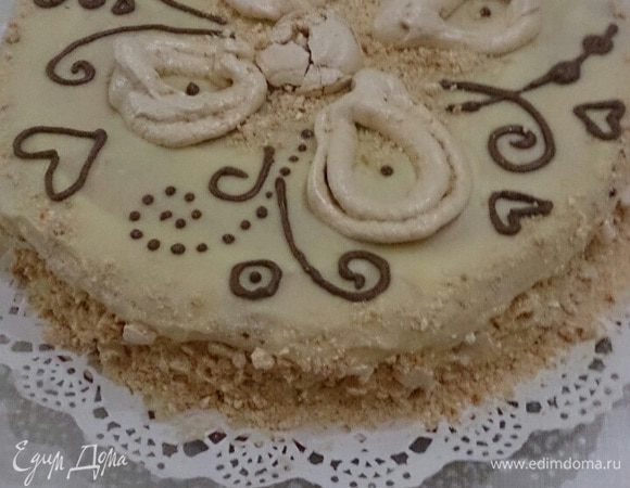 Перед подачей на стол, торт должен постоять не менее часа  в холодильнике.