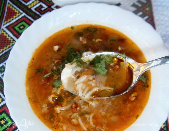 Подавать такой суп с  густым йогуртом, грецкими орехами и зеленью.
ПРИЯТНОГО АППЕТИТА!!!