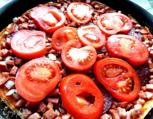 Накрываем помидорами.