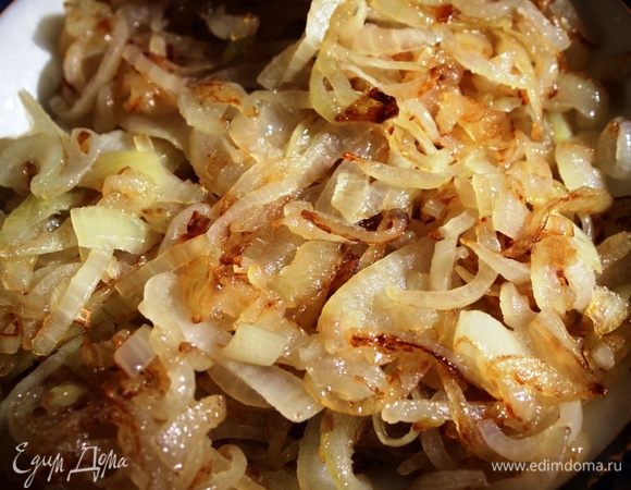 До золотистого цвета. Выложить на отдельную тарелку (для подачи).