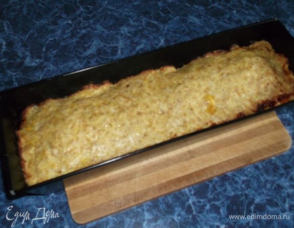 Запекать при 200 градусах минут 40. Сверху можно посыпать сыром или смазать сметаной.