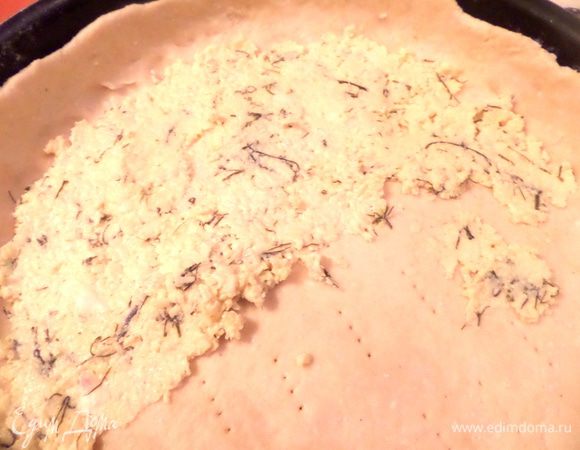 Ложкой выложим начинку.