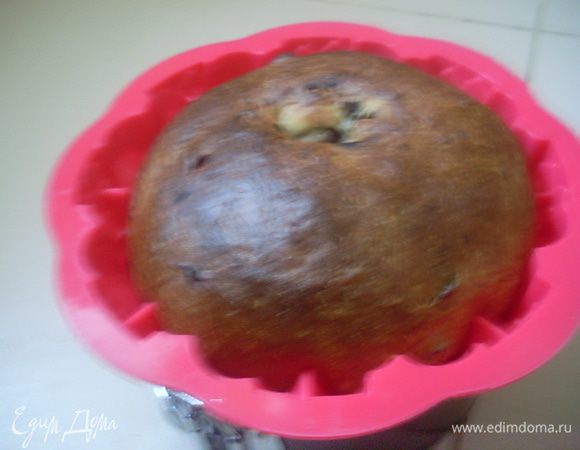 Выпекала в разогретой до 200 градусов духовке 10 минут, потом еще 30 минут при 170 градусах. (если формы маленькие - 20 минут). Полностью остудить в форме.