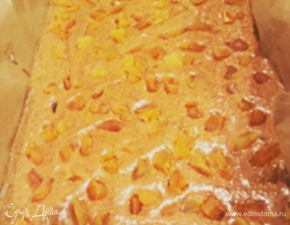 Выложите тесто в форму - любую, какая нравится, можно даже в форму для бисквита, посыпьте крупно рубленой курагой и выпекайте как обычно - 35-45 минут при 175 ºС. Готовность проверяем как всегда "на чухую зубочистку"
Приятного аппетита!