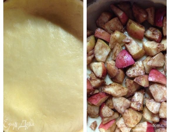 Раскатаем первую большую лепешку и выложим ее в смазанную разъемную форму, делая бортики. 
Выкладываем на нее нашу начинку.