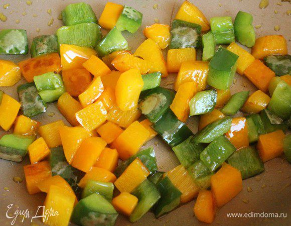 Обжарить на оливковом масле до мягкости.