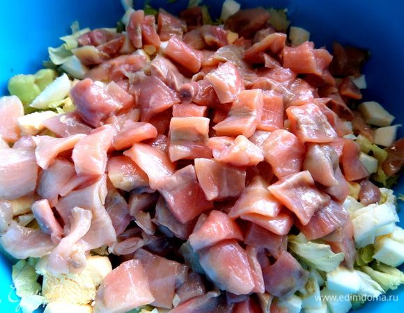 Выложить в салат.