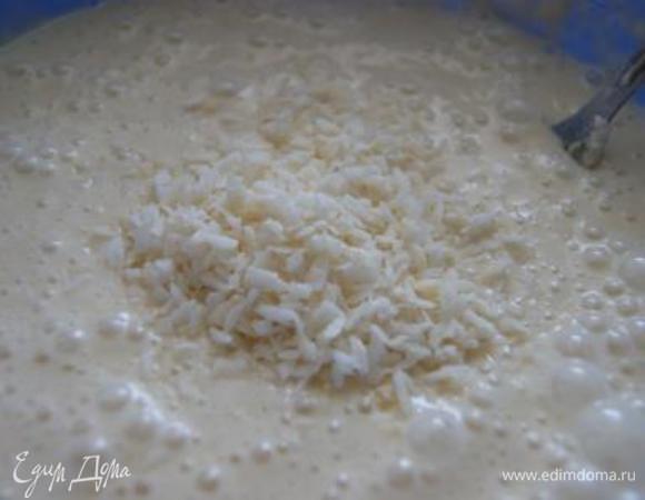 Добавить кокосовую стружку, перемешать.